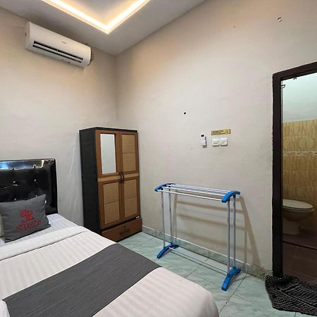 Steze Guesthouse Syariah Mendalo Jambi Exterior photo