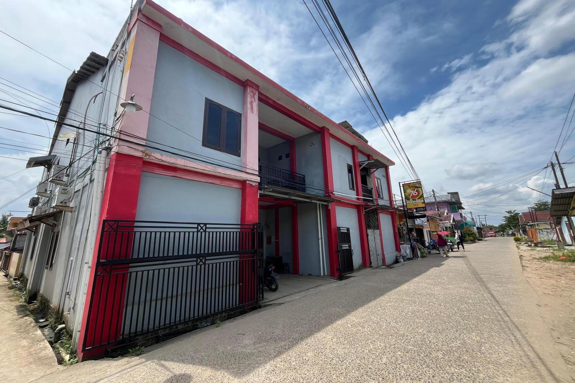 Steze Guesthouse Syariah Mendalo Jambi Exterior photo